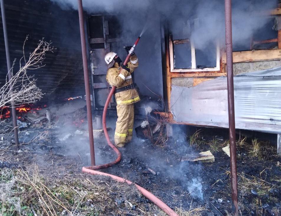 Продам после пожара. Пожар. Пожар в Белгородской области. Дом после пожара. Пожар в доме.