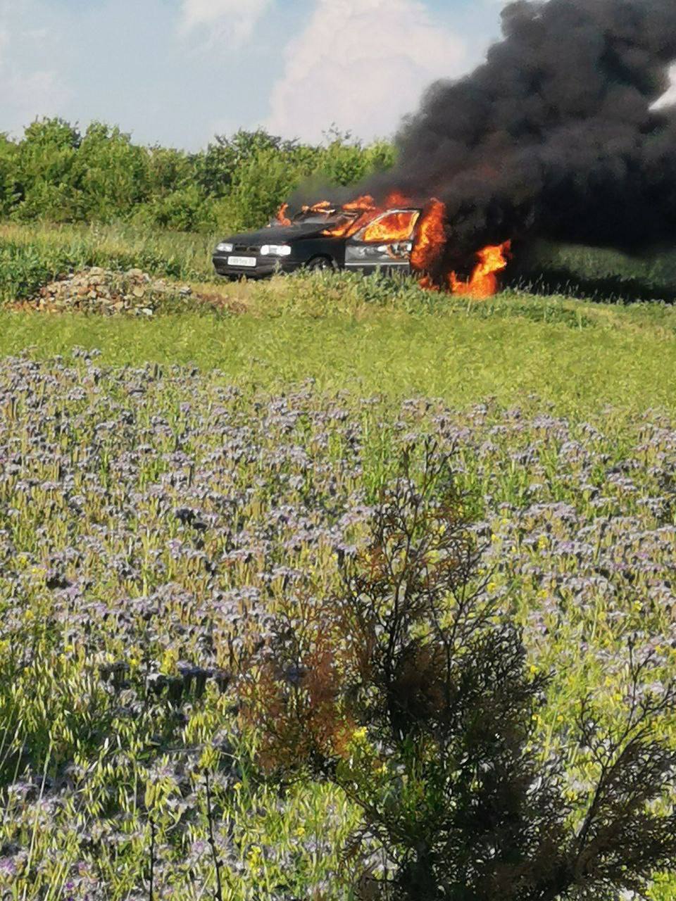 В районе борисовского села Березовка дрон-камикадзе атаковал легковой автомобиль